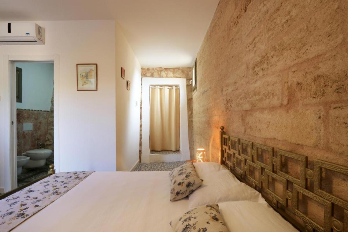 Agriturismo Allu Ruvezzu Bed & Breakfast Torre Mozza Exterior photo