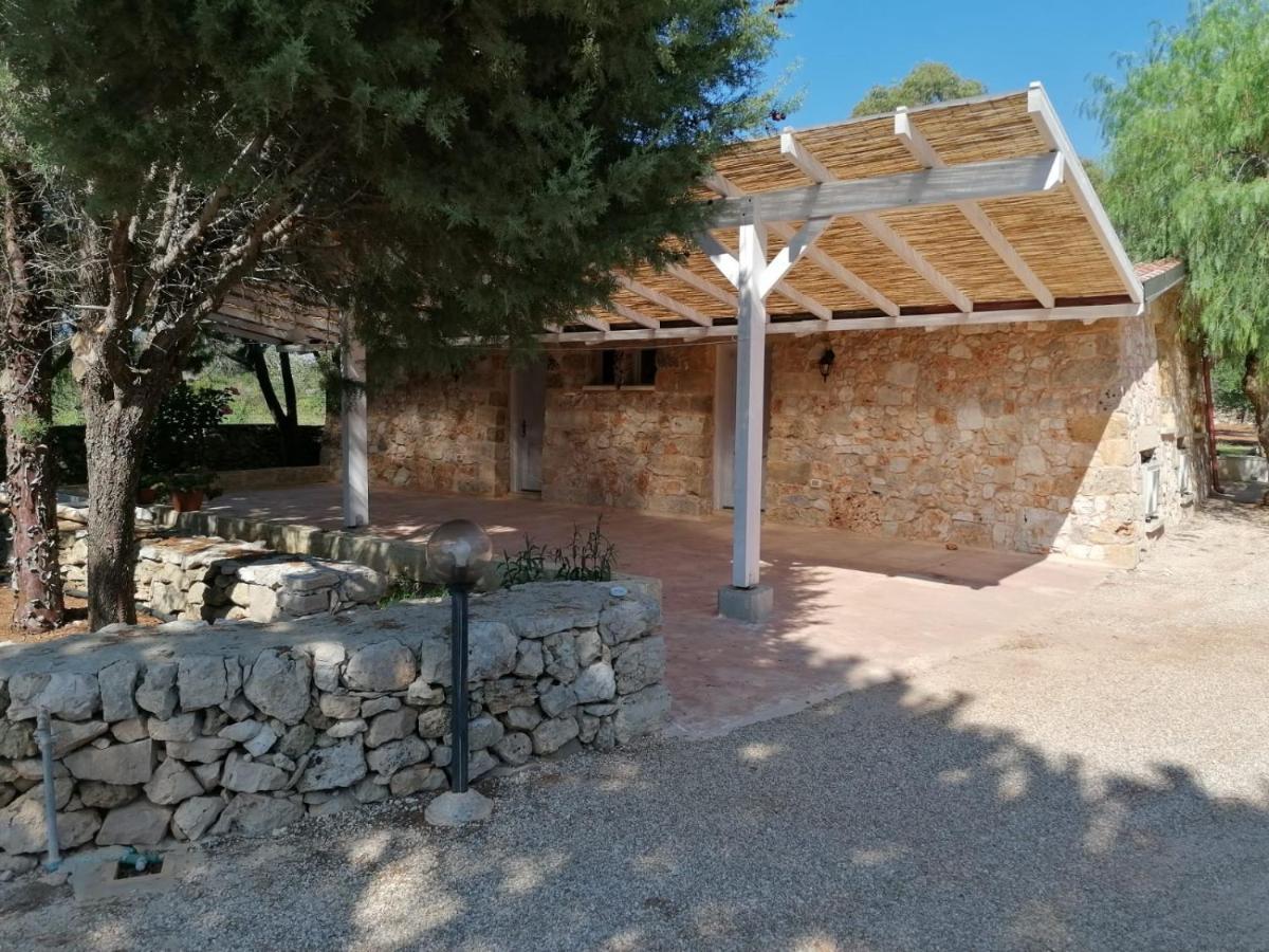 Agriturismo Allu Ruvezzu Bed & Breakfast Torre Mozza Exterior photo